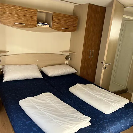 Chalet Camping River Italie Met 2 Slaapkamers Ameglia Exterior foto