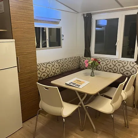 Chalet Camping River Italie Met 2 Slaapkamers Ameglia Exterior foto