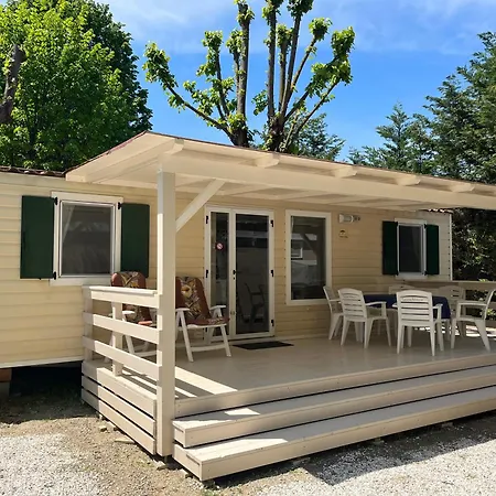 Chalet Camping River Italie Met 2 Slaapkamers Ameglia Exterior foto