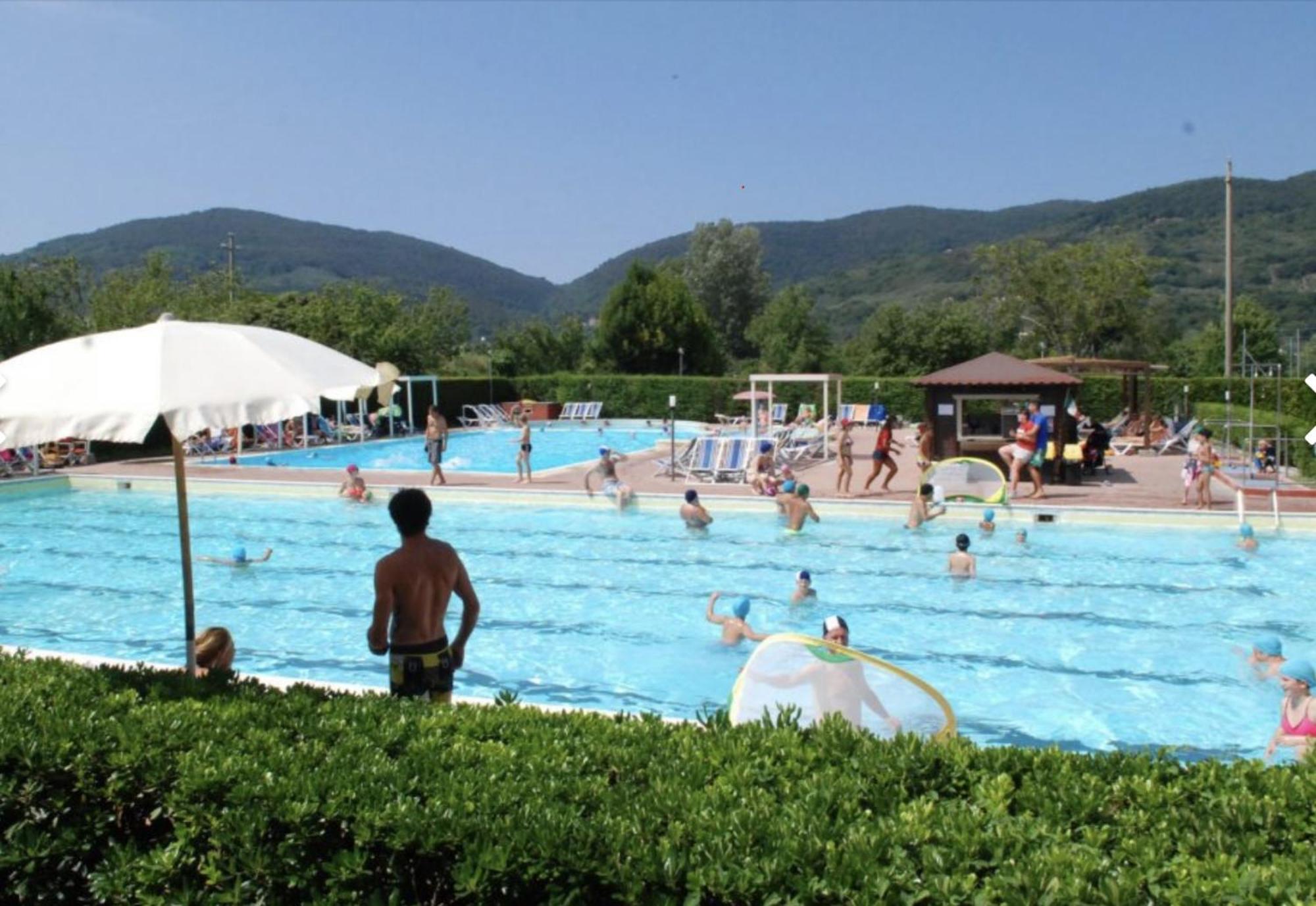 River Italie Met 2 Slaapkamers Ameglia